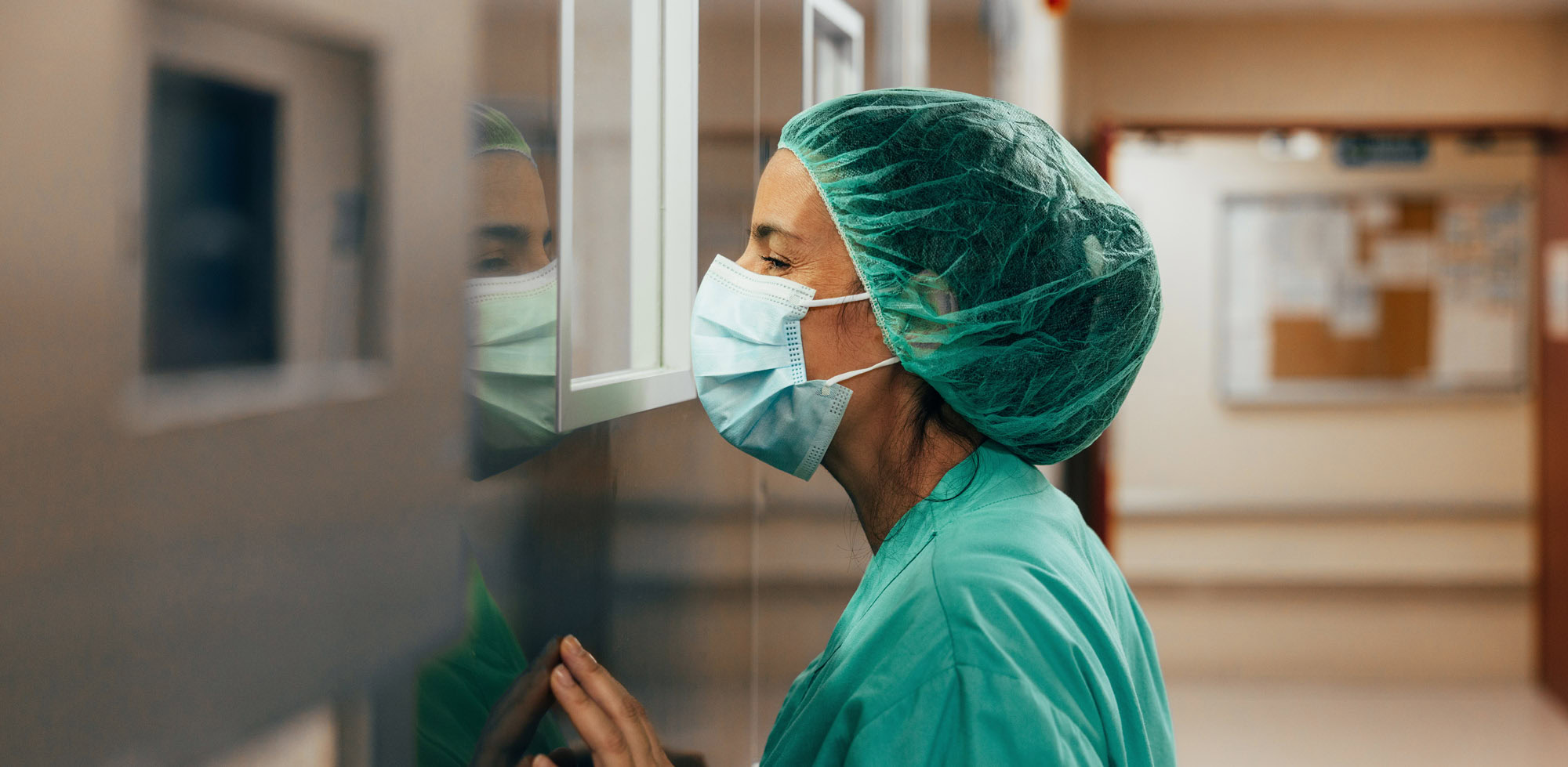mph-hh-doctor-in-scrubs-crop